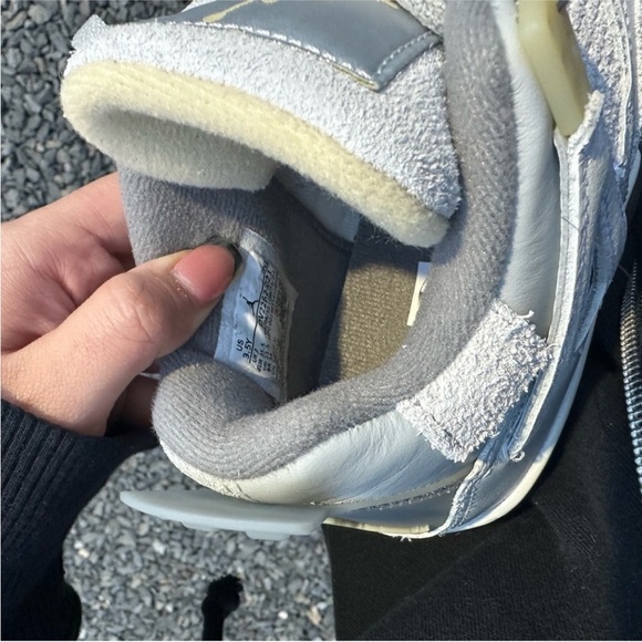 Authentic! Brand new! Jordan 4 Retro SE Craft photon Dust (GS) - Picture 4 of 8